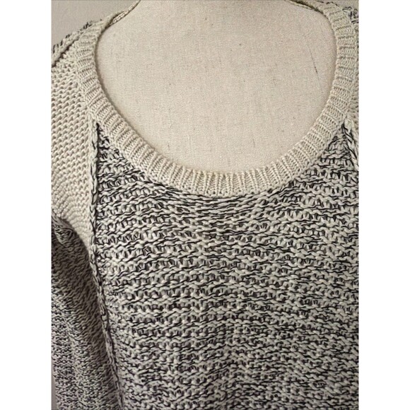 Quinn Women’s Mediums Beige Sweater Long Sleeve - Picture 3 of 7